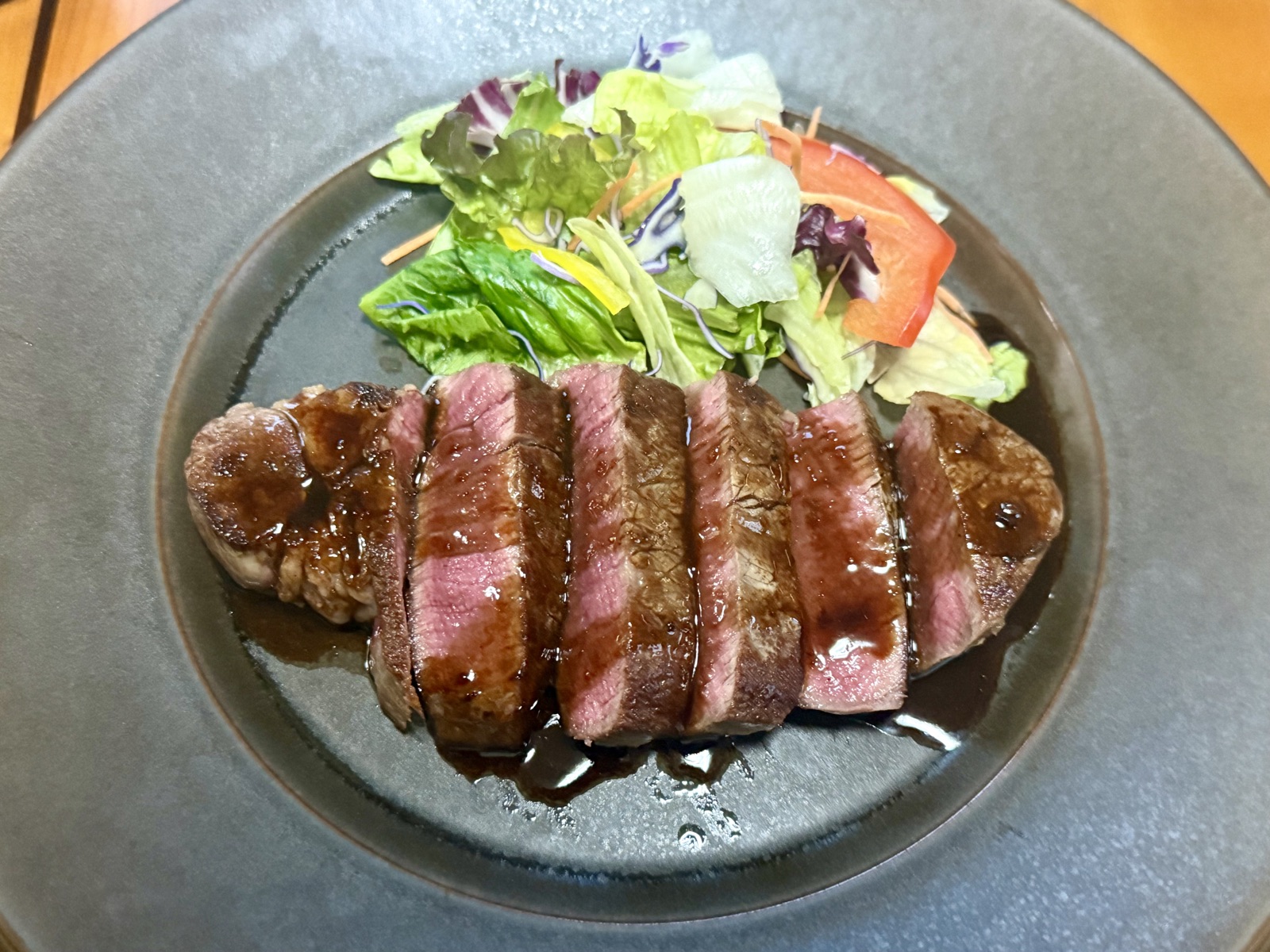 牛ヒレステーキ 自家製バルサミコソース