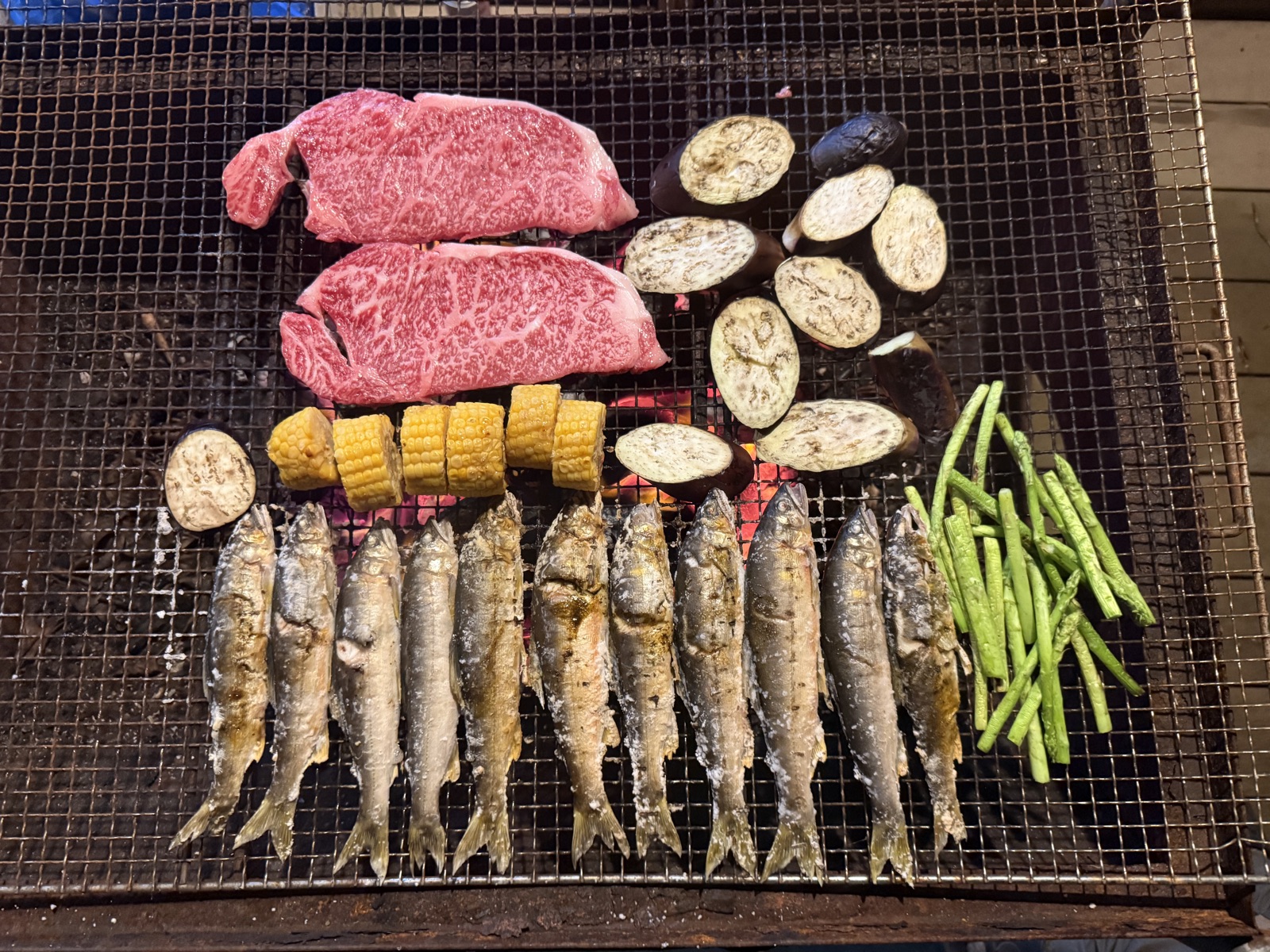 ぶどう畑のバーベキュー(峠下牛とアユの塩焼き)